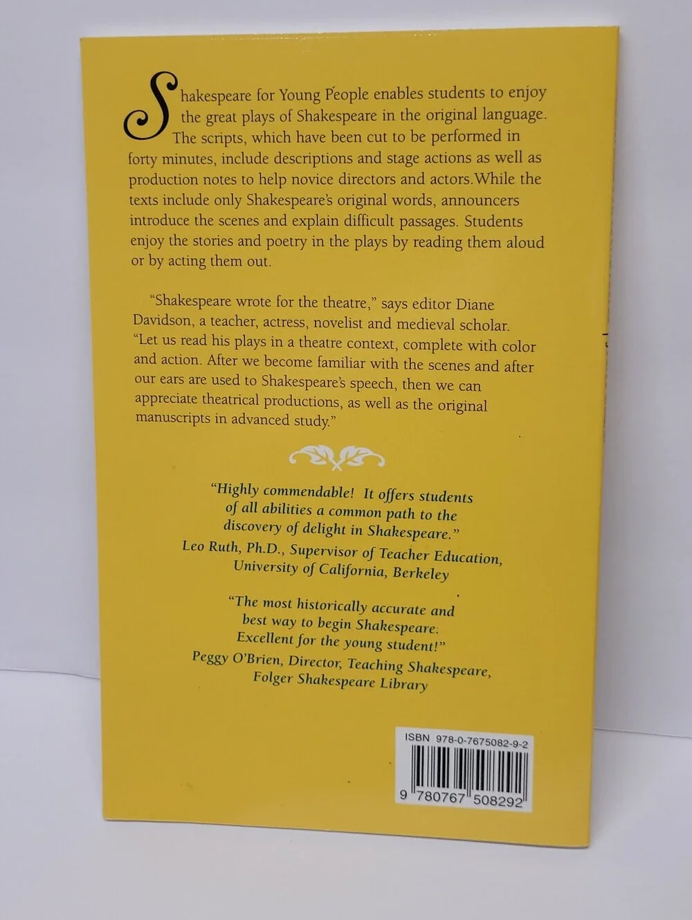 Yellow Julius Caesar Paperback - Shakespeare for Young People